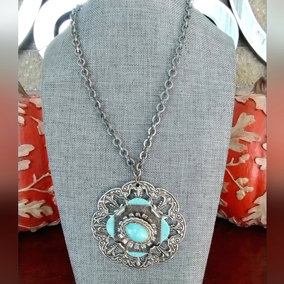 Turquoise Style Medallion Like Statement Necklace - Picture 6 of 14